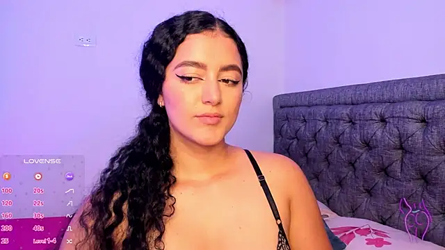 Adhara-zanne online show from 17, 11, 2025