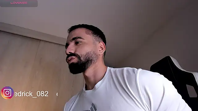 Snapshot of edrick_walton1 chatting on 21, 12, 2024 edrick walton1 online show from 21, 12, 2024