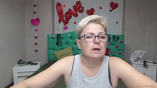 EmiliaGree online show from 13, 10, 2025