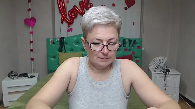 EmiliaGree online show from 18, 10, 2025