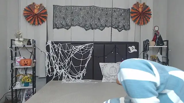 EmiliaGree online show from 25, 10, 2025