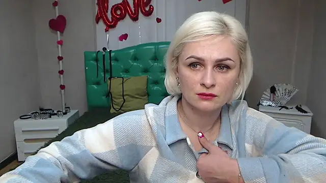 Snapshot of OliviaHorst chatting on 12, 3, 2025 OliviaHorst online show from 12, 3, 2025