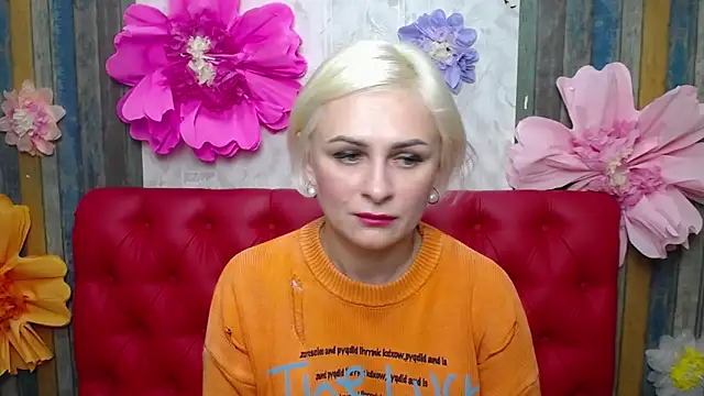 Snapshot of OliviaHorst chatting on 4, 10, 2025 OliviaHorst online show from 4, 10, 2025
