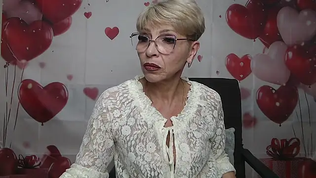 Snapshot of EllaBonito chatting on 5, 4, 2026 EllaBonito online show from 5, 4, 2026
