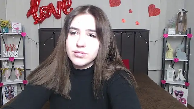 LauraHlot online show from 15, 2, 2025