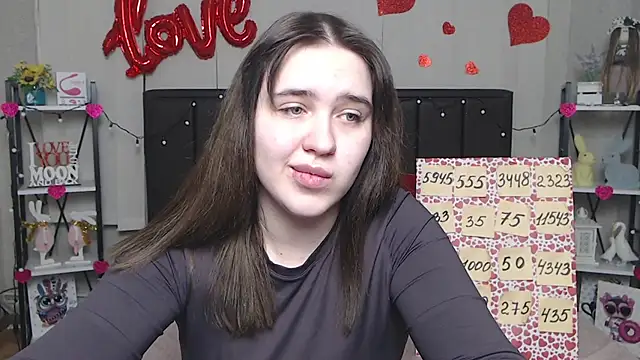 LauraHlot online show from 1, 3, 2025