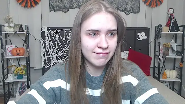 LauraHlot online show from 24, 10, 2025