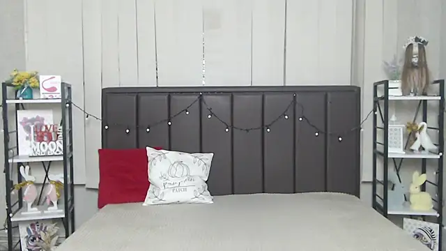 LauraHlot online show from 22, 11, 2025