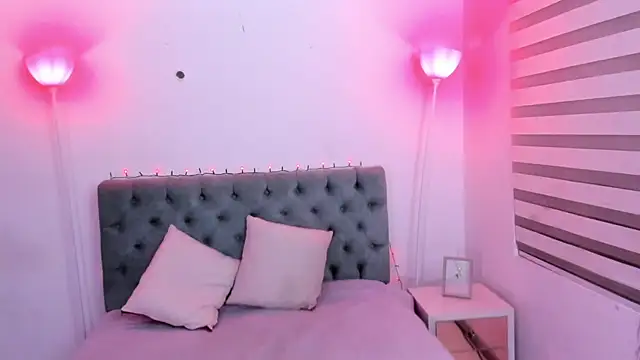 Snapshot of Camiila_Osorio chatting on 15, 1, 2025 Camiila Osorio online show from 15, 1, 2025