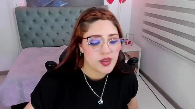 Snapshot of Camiila_Osorio chatting on 2, 3, 2025 Camiila Osorio online show from 2, 3, 2025