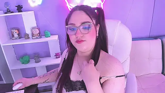 Snapshot of Camiila_Osorio chatting on 29, 9, 2025 Camiila Osorio online show from 29, 9, 2025