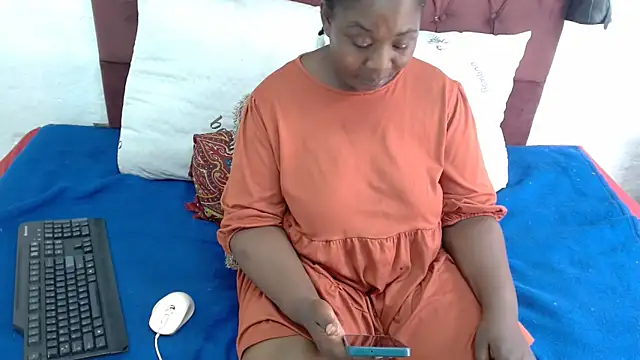 Snapshot of Thickchocolatex2 chatting on 27, 2, 2026 Thickchocolatex2 online show from 27, 2, 2026