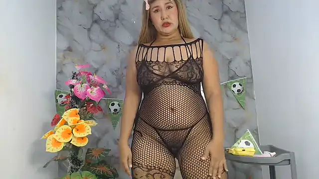 Snapshot of brown_halos chatting on 18, 6, 2026 brown halos online show from 18, 6, 2026