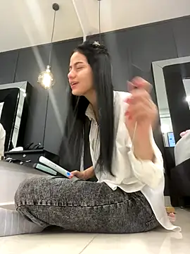 ariel jonees online show from 15, 12, 2025