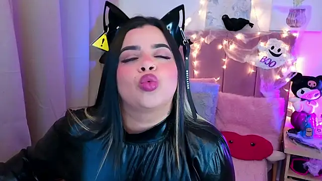 MiahJoness online show from 31, 10, 2025