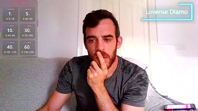 Snapshot of _NakedChef_ chatting on 17, 10, 2025  NakedChef  online show from 17, 10, 2025