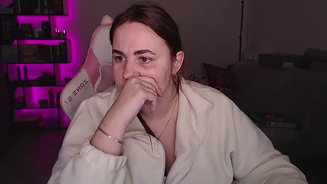 Snapshot of SexyWitch_666 chatting on 18, 12, 2025 SexyWitch 666 online show from 18, 12, 2025