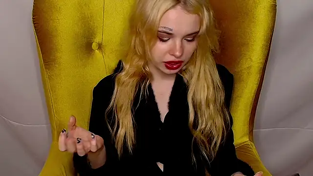 MisssLola online show from 21, 10, 2025