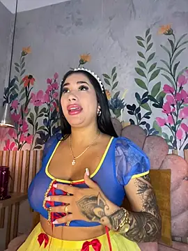 kiim taaylor online show from 13, 10, 2025