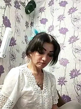 SweetLeila40 online show from 24, 2, 2025