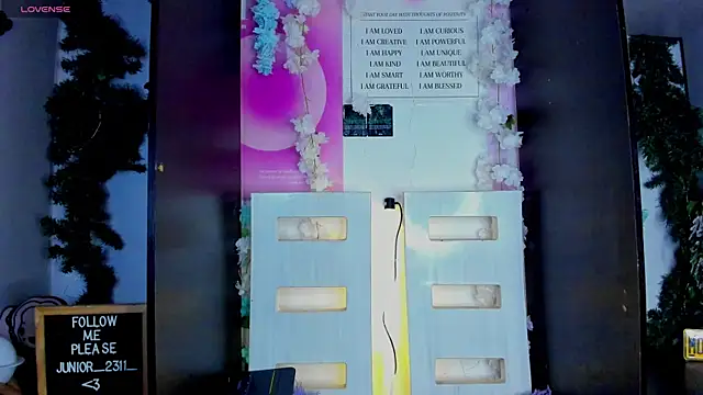 juniior 2311  online show from 17, 2, 2025