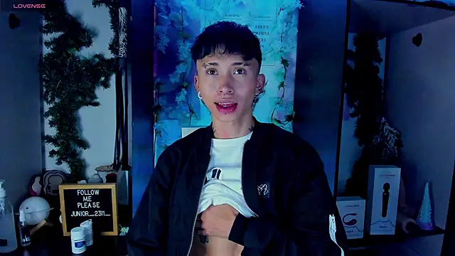 juniior 2311  online show from 9, 3, 2025