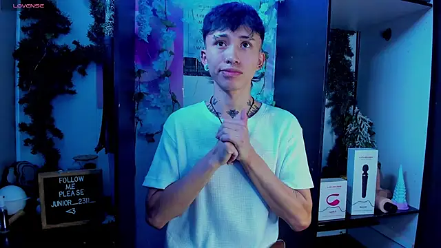 juniior 2311  online show from 10, 3, 2025