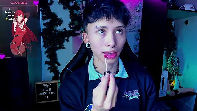 juniior 2311  online show from 14, 3, 2025