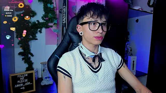 juniior 2311  online show from 19, 3, 2025