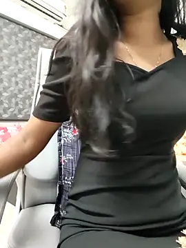 Snapshot of yhona_darling chatting on 18, 5, 2026 yhona darling online show from 18, 5, 2026