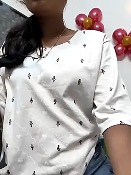 Snapshot of yhona_darling chatting on 19, 5, 2026 yhona darling online show from 19, 5, 2026