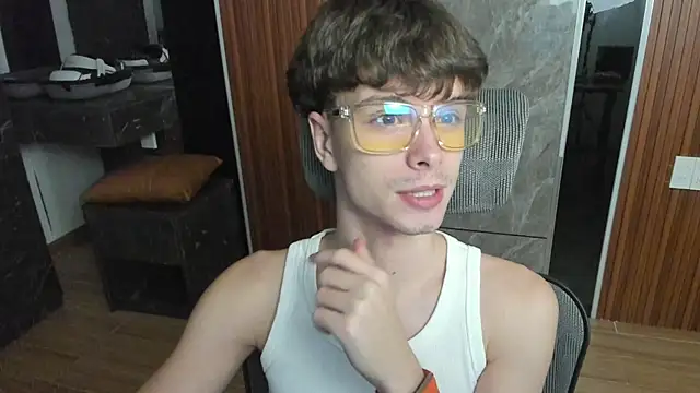 Snapshot of calvin_love_you chatting on 8, 6, 2026 calvin love you online show from 8, 6, 2026