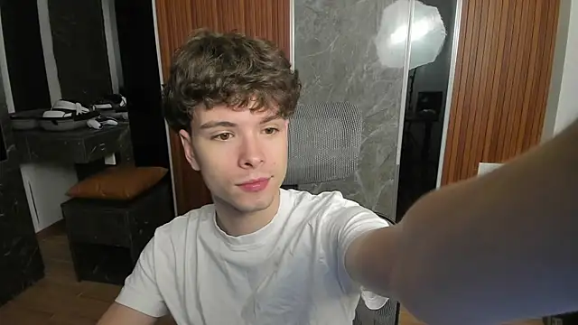 Snapshot of calvin_love_you chatting on 28, 6, 2026 calvin love you online show from 28, 6, 2026