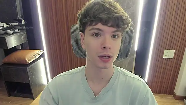 Snapshot of calvin_love_you chatting on 30, 6, 2026 calvin love you online show from 30, 6, 2026