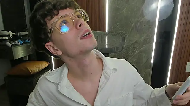 Snapshot of calvin_love_you chatting on 3, 7, 2026 calvin love you online show from 3, 7, 2026