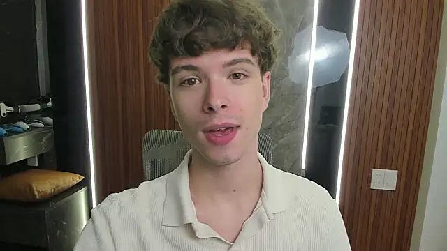 Snapshot of calvin_love_you chatting on 8, 7, 2026 calvin love you online show from 8, 7, 2026