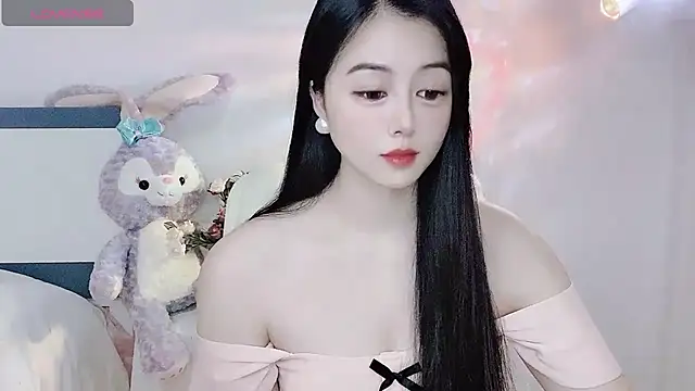 Snapshot of Lydia_170 chatting on 4, 1, 2025 Lydia 170 online show from 4, 1, 2025