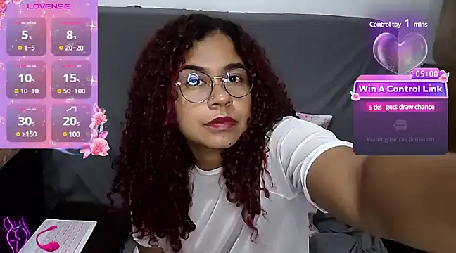 Snapshot of VitoriaFernandes chatting on 17, 1, 2025 VitoriaFernandes online show from 17, 1, 2025