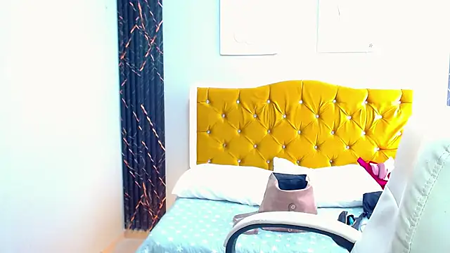 Snapshot of _curvy_latina chatting on 2, 2, 2026 curvy latina online show from 2, 2, 2026