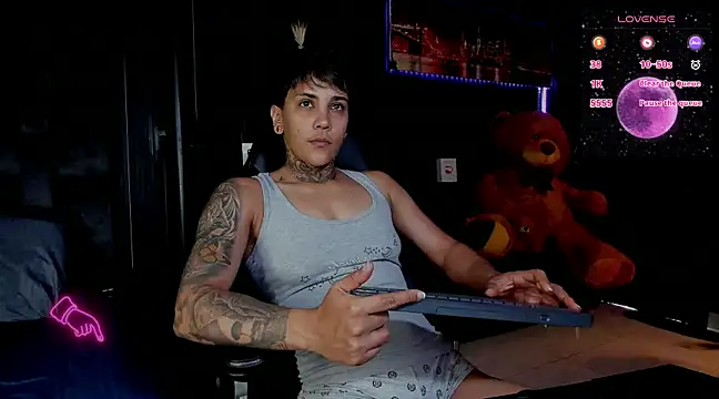Snapshot of ZhoeStrong chatting on 23, 2, 2025 ZhoeStrong online show from 23, 2, 2025