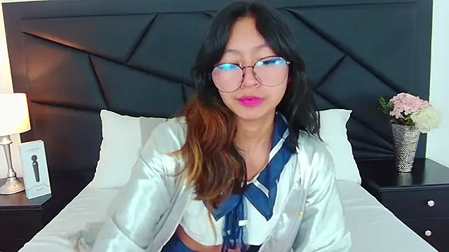 Yommi Winx online show from 22, 3, 2025