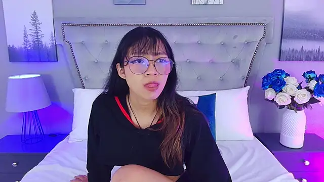 Yommi Winx online show from 18, 9, 2025