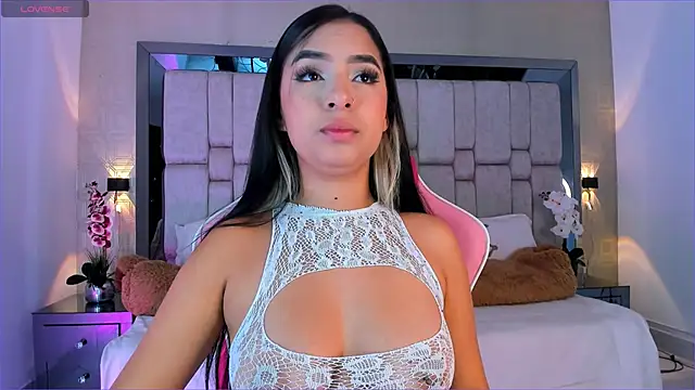 SofiaCortez  online show from 3, 1, 2025
