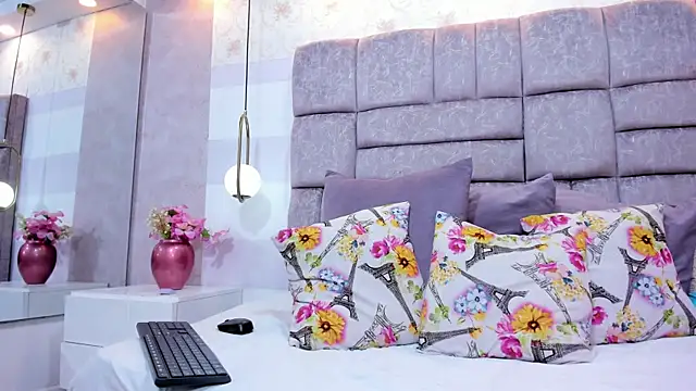melaniee jones online show from 4, 8, 2026