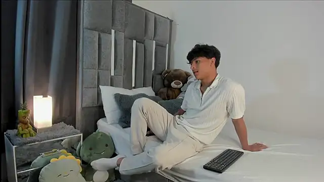 All3ssandr0 online show from 9, 10, 2025