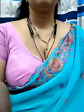 Snapshot of bhuvana555 chatting on 18, 12, 2024 bhuvana555 online show from 18, 12, 2024