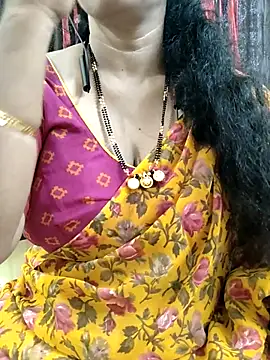 Snapshot of bhuvana555 chatting on 10, 9, 2025 bhuvana555 online show from 10, 9, 2025