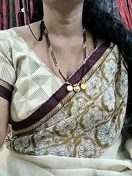 Snapshot of bhuvana555 chatting on 11, 9, 2025 bhuvana555 online show from 11, 9, 2025