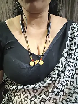 Snapshot of bhuvana555 chatting on 15, 6, 2026 bhuvana555 online show from 15, 6, 2026