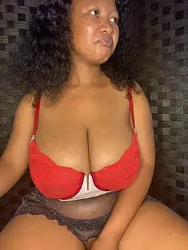Snapshot of MayaPassion chatting on 7, 1, 2025 MayaPassion online show from 7, 1, 2025